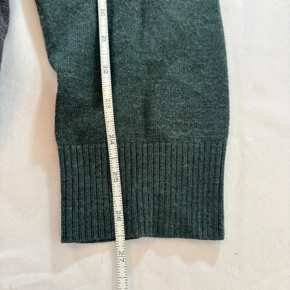 Banana Republic V-Neck Sweater Mens Large Gray Green Extra Fine Merino Wool
